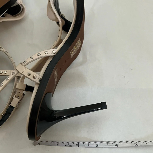 Lola Cruz Women Light Pink Suede Studded Heels US 9 EU 39 NWB - Picture 7 of 10